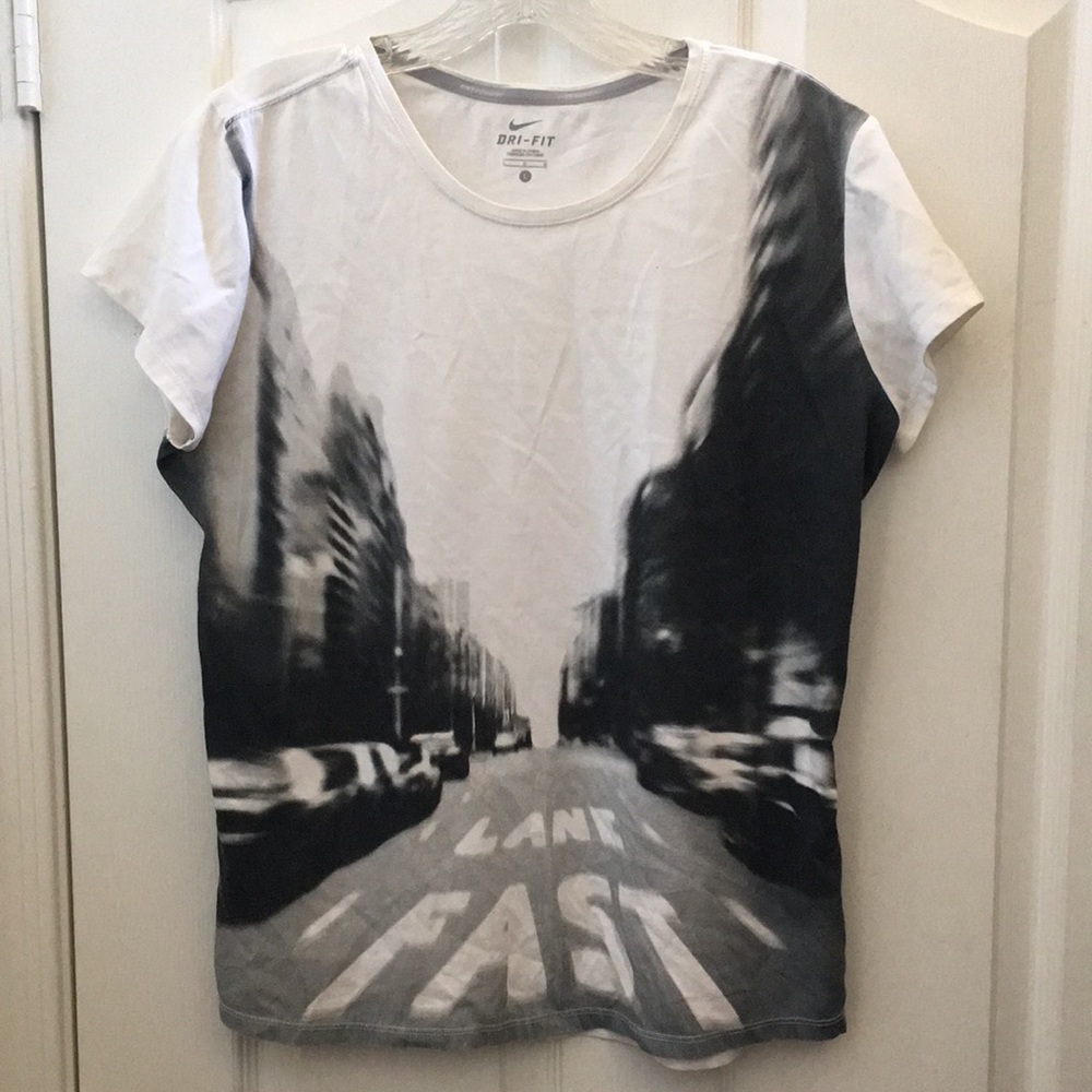 FINAL MARKDOWN Nike dri fit tee large